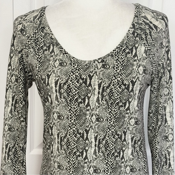 Norma Kamali Grey Python Reptile Snakeskin Long Flare Sleeve Top Medium - Picture 2 of 16